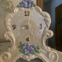 $12.00 - Pretty, Luminess Table Clock