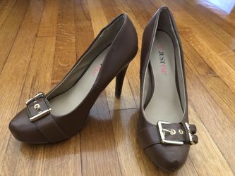 Size 5.5 heels