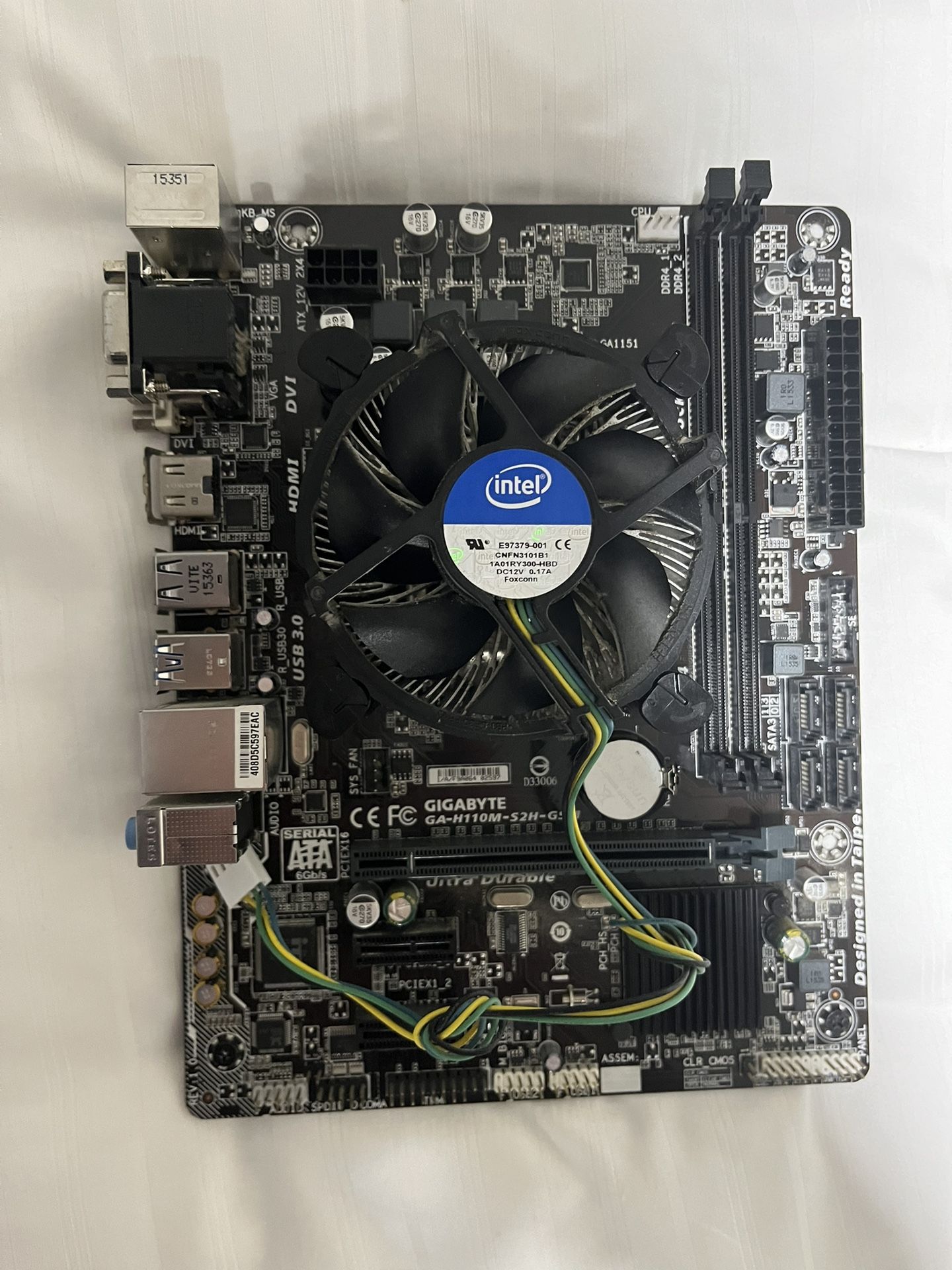 GIGABYTE: Motherboard & CPU combo