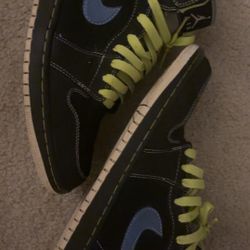 Jordan 1s Black Cyber Blue Sapphire 