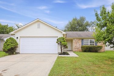 Unit 411 | 3bds | 2ba | 1200 sqft 4420 Vestry Pl , Indianapolis, IN, 46237