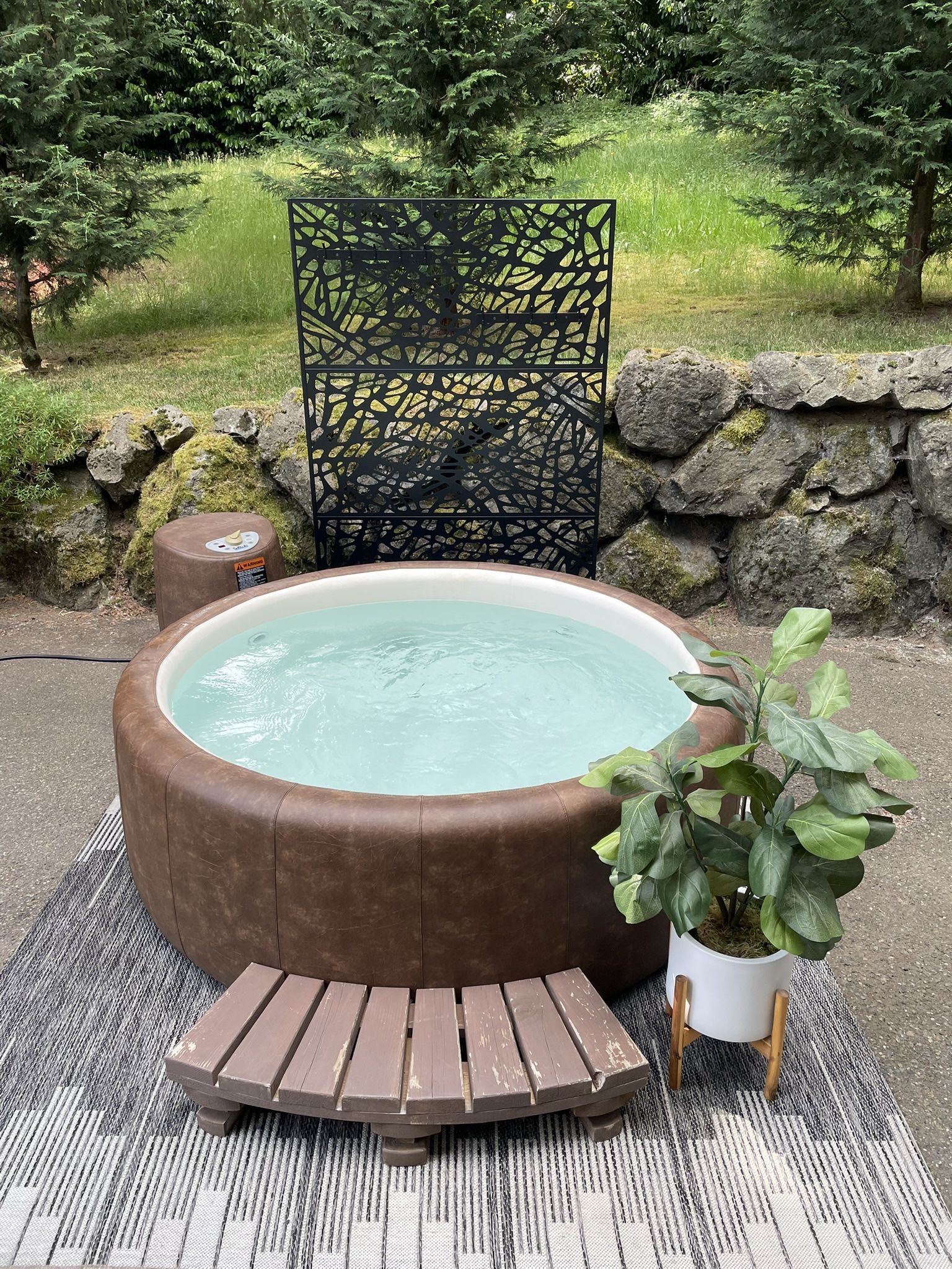 Softub Legend 220 4 Person Hot Tub - With Delivery