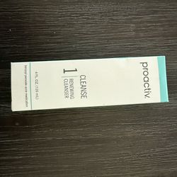 Proactiv Renewing cleanser