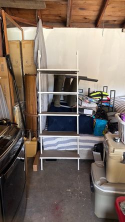 White and brown/gray book shelf