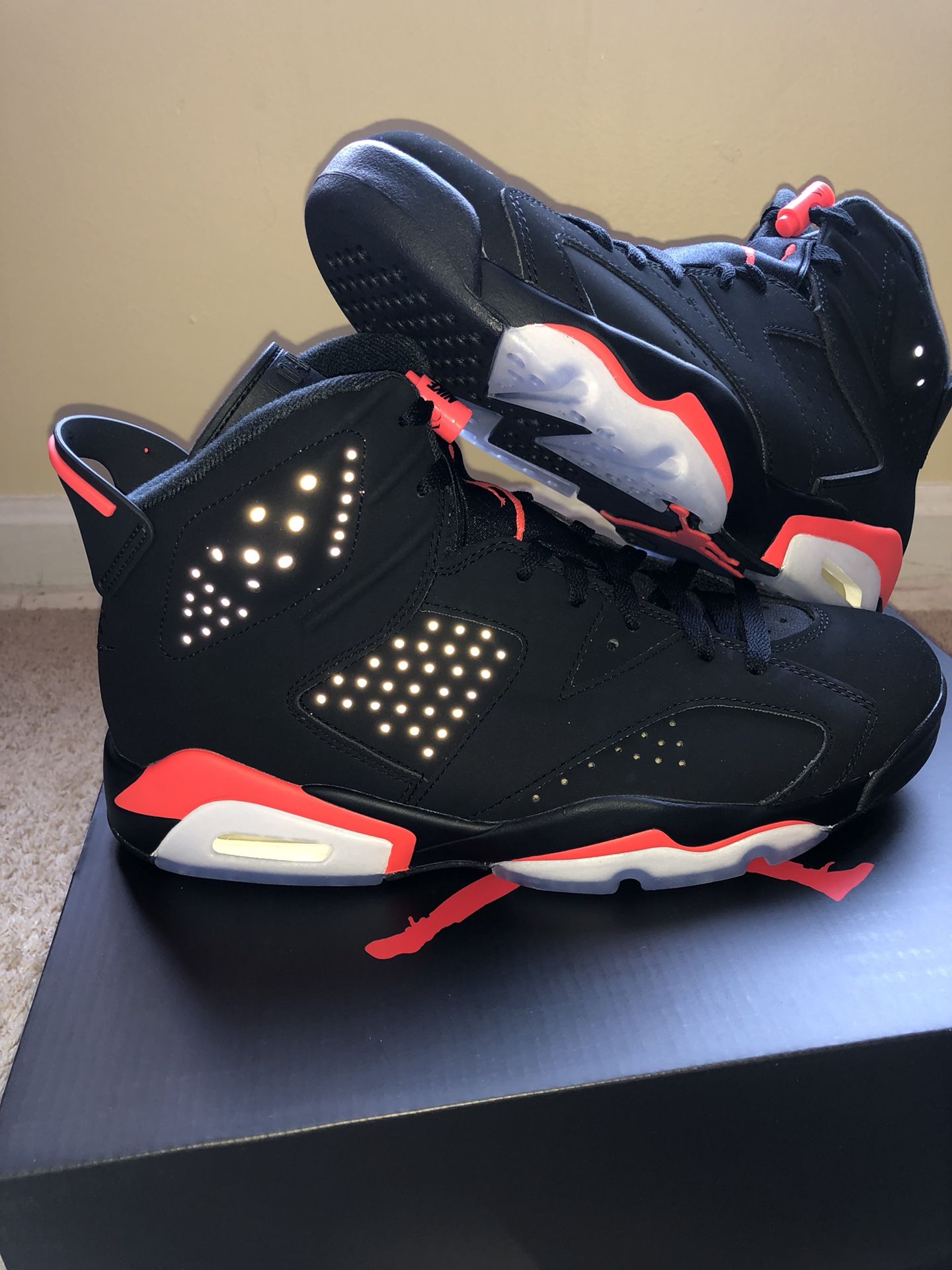 Infrared 6’s size 9 brand new !