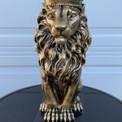 King Leo, The Lion Statue