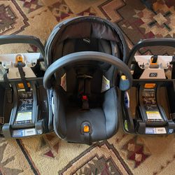 Chicco Fit2 Car seat With Extra Base