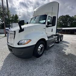 2020 International LT Daycab #10375