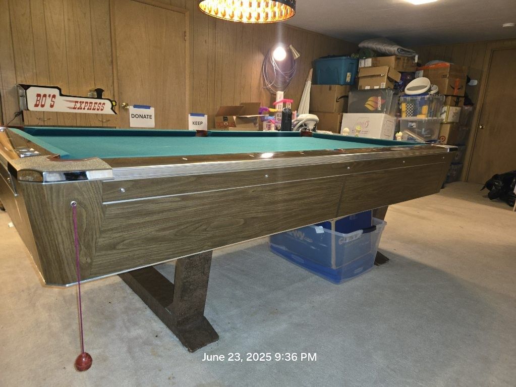 Fischer Cavalier VIII Pool Table In Excellent Condition!