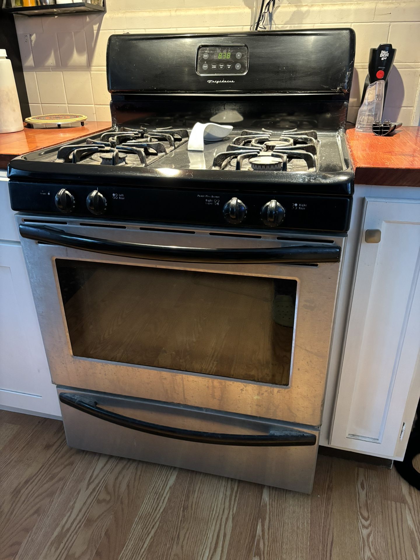 Frigidaire Gas Stove