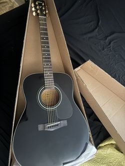 Yamaha Acoustic Guitar