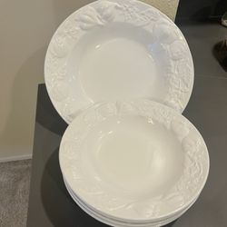 White Pasta Serving Platter With 4 Bowls 