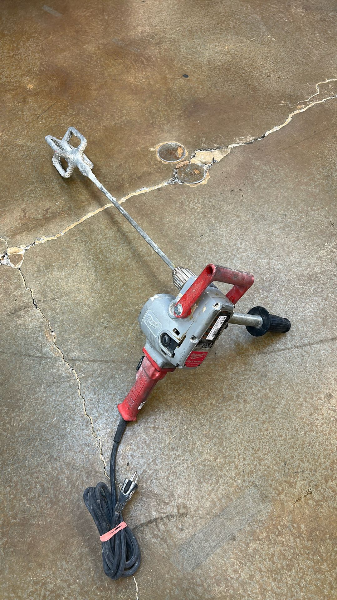 Milwaukee Whole Hog Half Inch Model 1675 drill with mixing bit