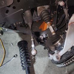 2024 Ford F150 XLT Front Struts/shocks 