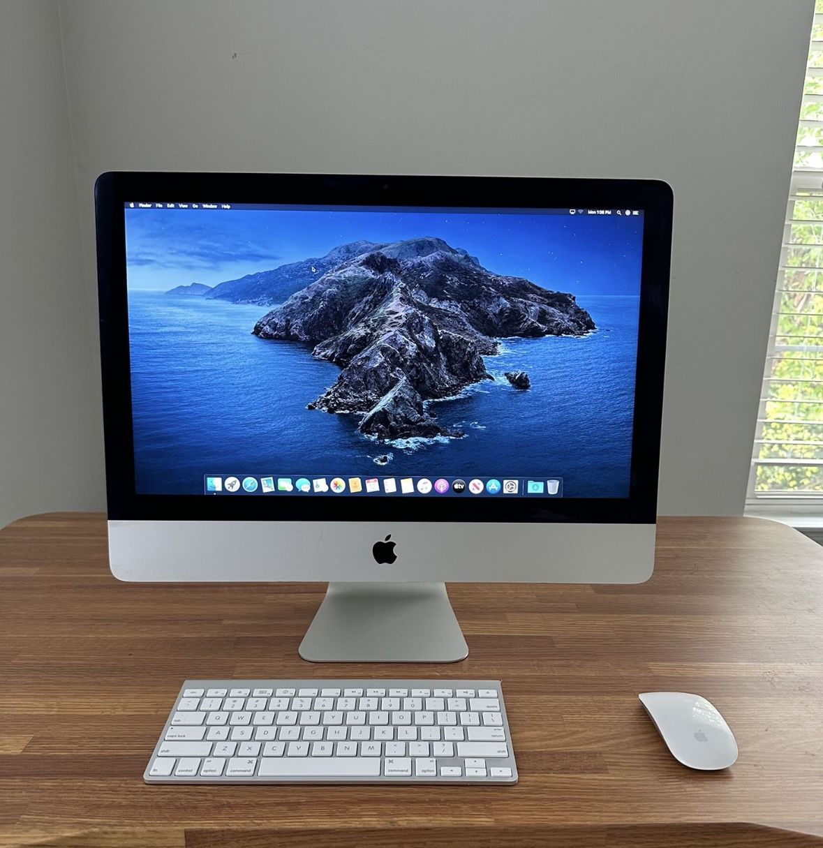 21.5" Apple iMac All-In-One Core i5 2.8 GHz