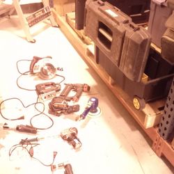 Tools/Toolbox. 
