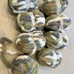 8 Skeins Chunky Yarn 