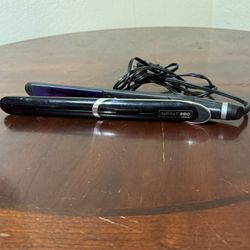 Infiniti Pro Conair Hair Straightener 