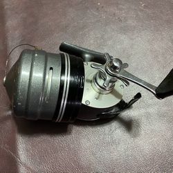 Vintage Shakespeare Reel for Sale in Park Forest, IL - OfferUp