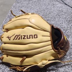 Mizuno Infield Glove