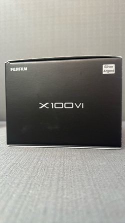 FujiFilm Camera X100VI Brand New Silver
