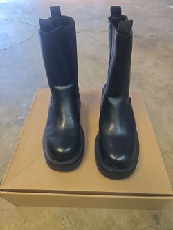 Black Boots size 7 size 7