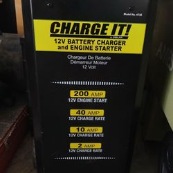 SOLAR Charge It! 12V Battery Charger & Engine Starter - Model 4735 - 200 Amp