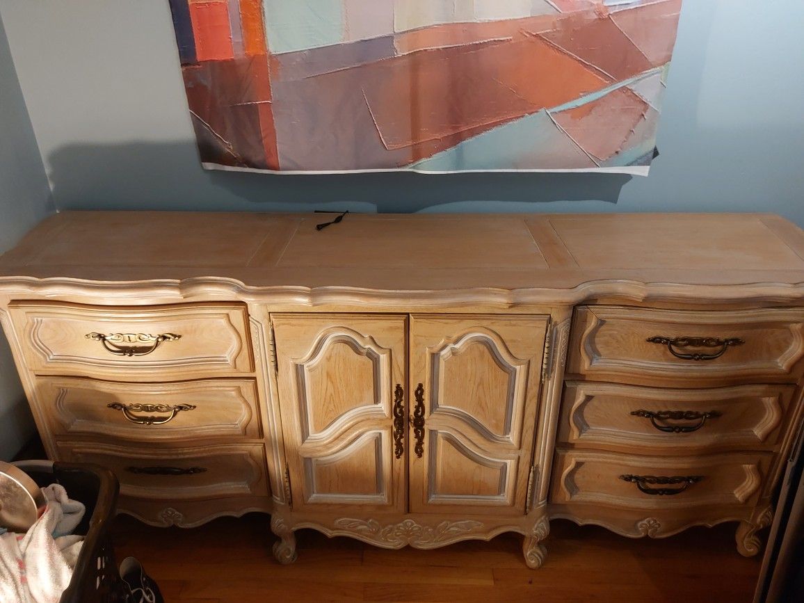 Large wooden desser - good quality & storage space