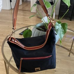 Dooney & Bourke / D&B handbag / Dooney bag / purse