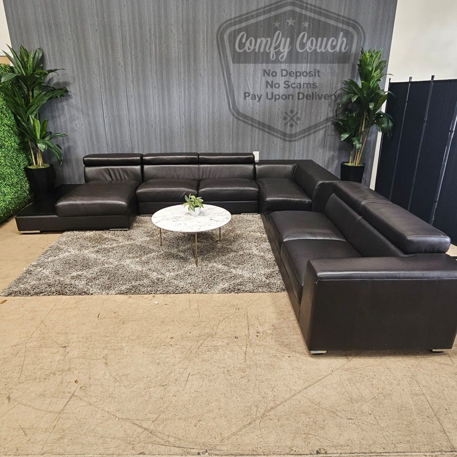 🛋️ Luxury Leather Sectional w/ side Tables! (Delivery Available!! )
