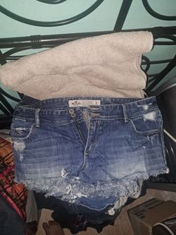 Hollister jean shorts