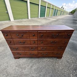 8 Drawer Wooden Dresser 