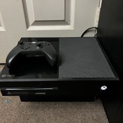 Xbox one 500gb 3 controllers and games