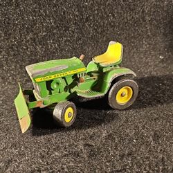 Vintage ERTL 1/16 Scale Diecast John Deere 140 Garden Tractor With Plow Blade 