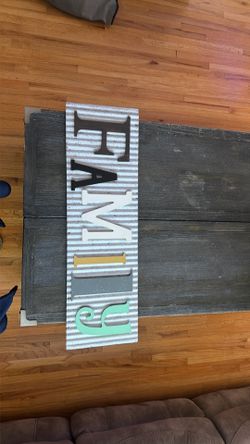 Decor-family sign