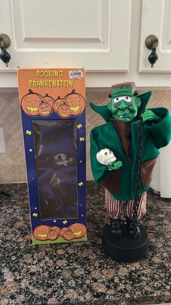 Frankenstein lights up and makes noises ( no rocking
