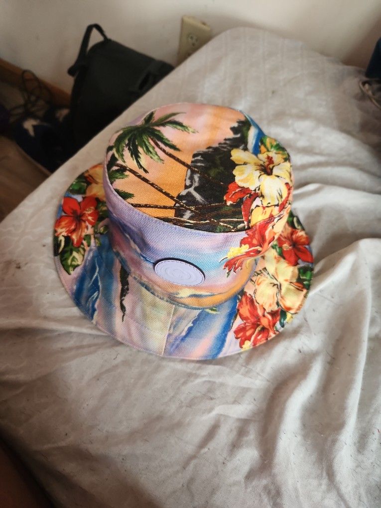  Authentic gucci bucket hat