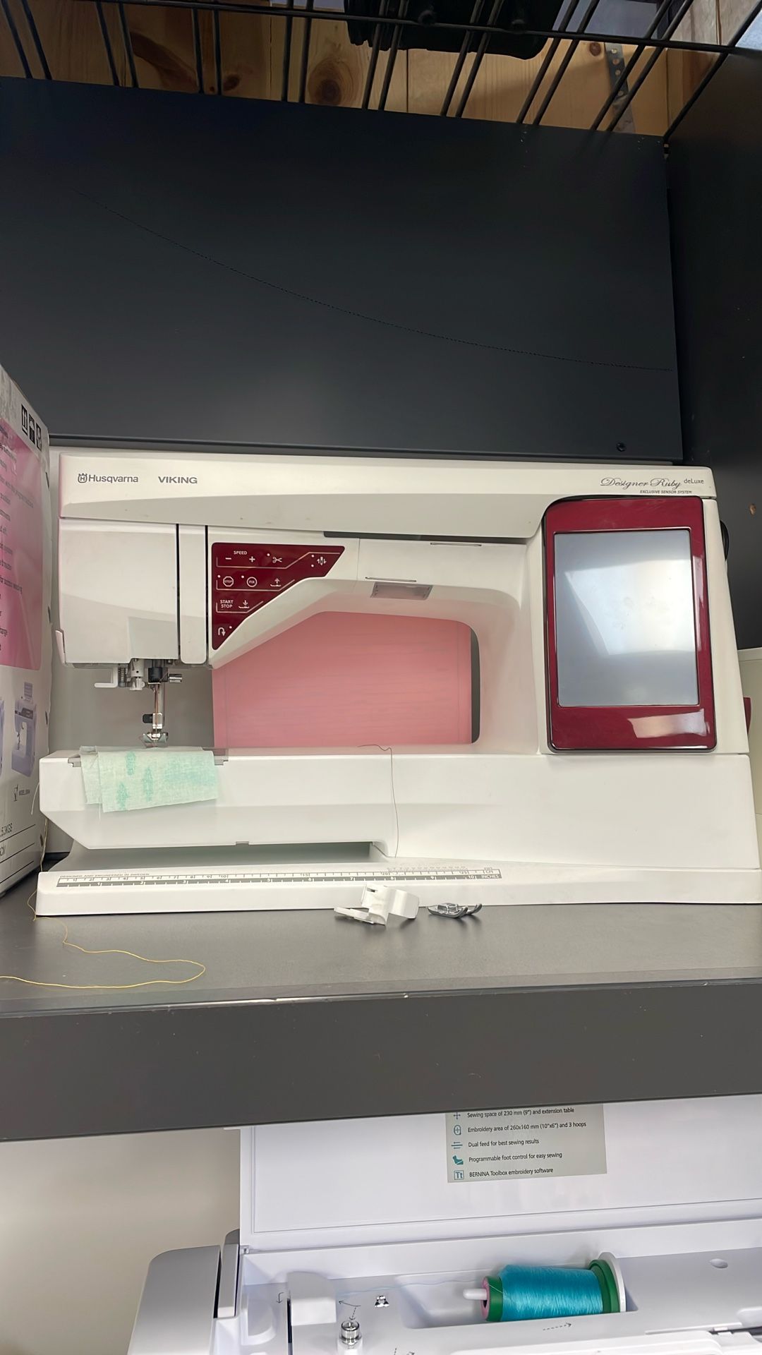 Used Husqvarna Viking Designer Ruby deLuxe 