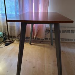 Computer Desk In Excellent Condition