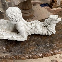 Niño De Cememento