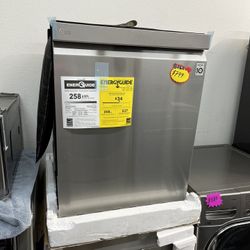 NEW LG QUAD WASH DISHWASHER 