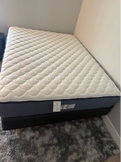 Serta Perfect Queen bed set