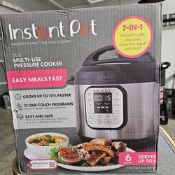 NEW Instant Pot Cooker (Never Used)