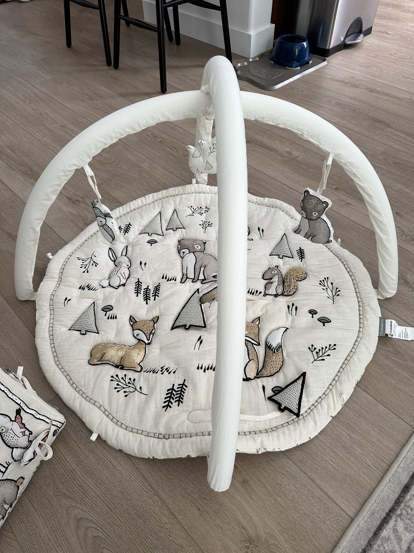 Crate & Barrel Woodland Animals Baby Activity Play May And Tummy Time Toy - CLEAN!