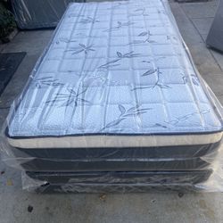 BRAND NEW PILLOW TOP MATTRESSES ✅ COLCHONES NUEVOS PILLOW TOP 💯‼️   QUEEN SIZE $150 ❌ $210 With Box Spring   FULL SIZE $140 ❌ $200 With Box Spring💥 