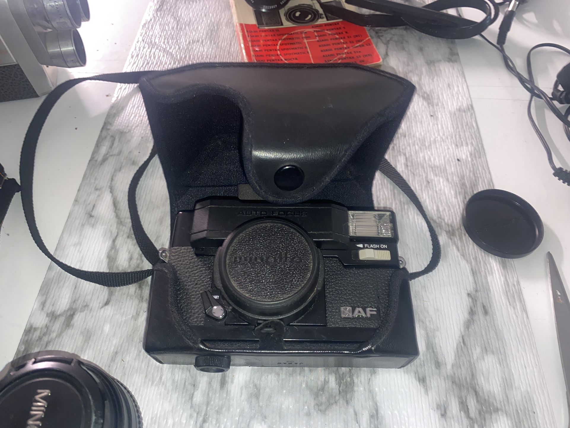 Minolta Hi Matic Af2 35mm Camera Plus accessories 