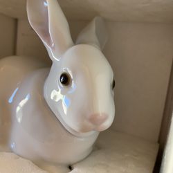 Lladro Bunny Figurine # 05905/attentive Bunny