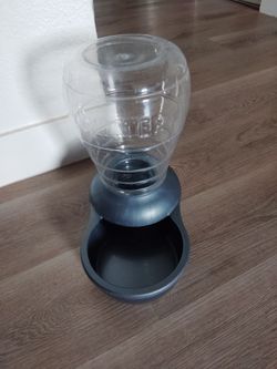 Small dog dispenser