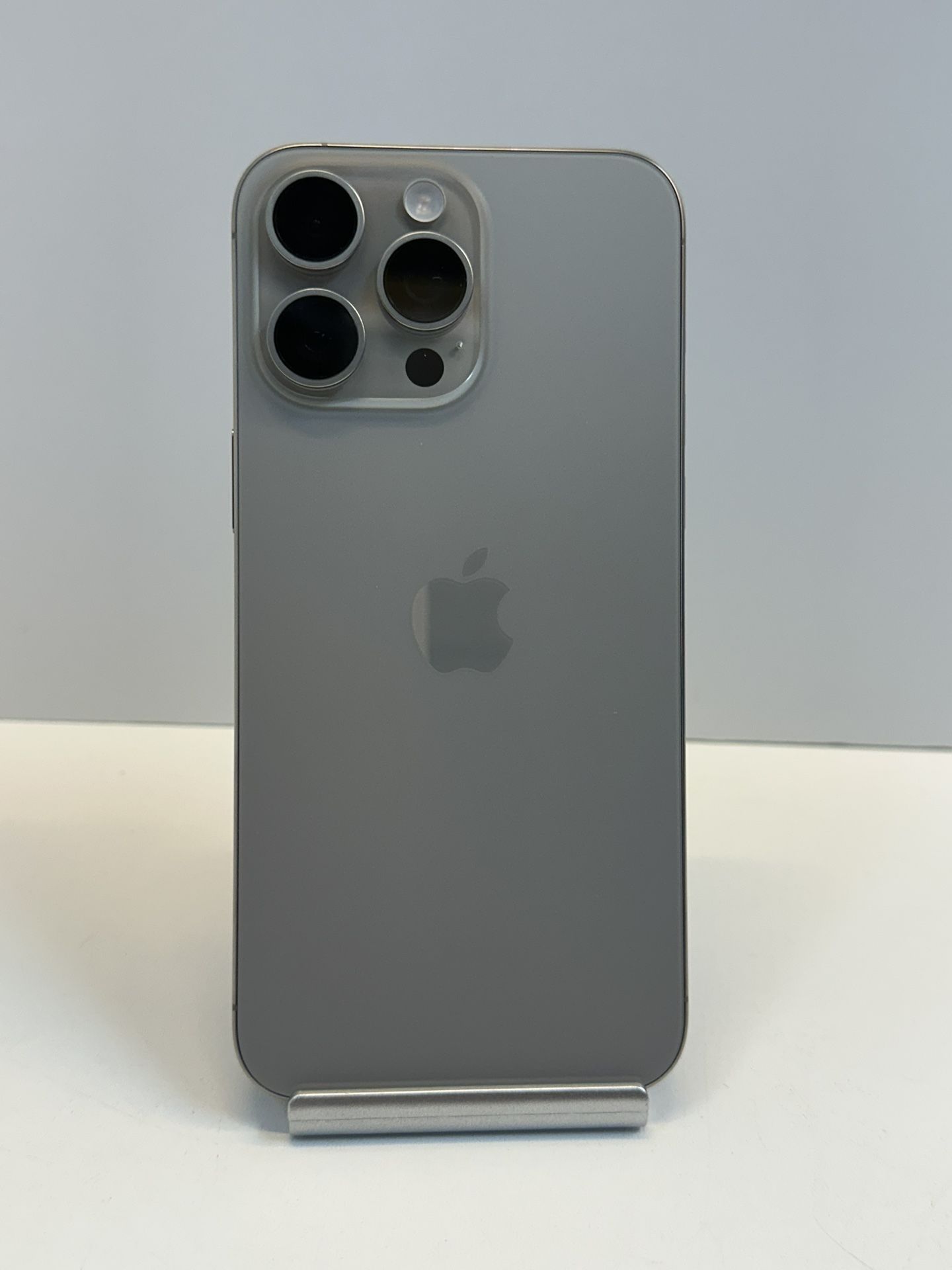 Apple iPhone 15 PRO MAX 256gb. ( Unlocked Cellphone )