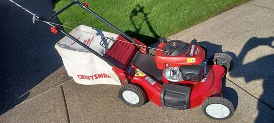 Super nice Craftsman self-profelled lawn mower with Honda 160CC engine blade stop